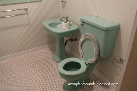 Vintage Green Sink and Toilet