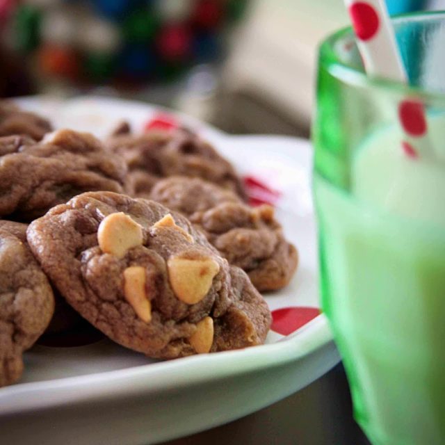 S’Wonderful Chocolate Chip Cookies with Cheesecake Instant Pudding Mix!