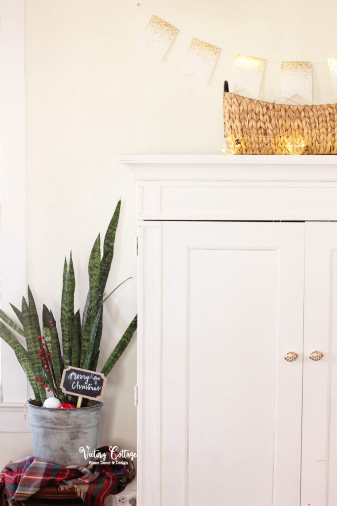 Christmas at Victory Cottage: a Christmas House Tour