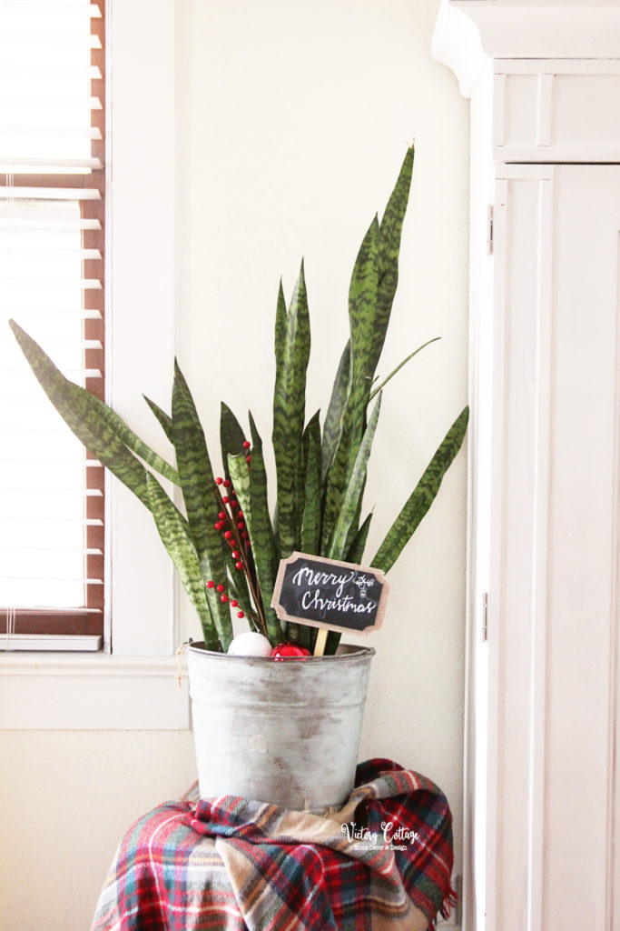 Christmas at Victory Cottage: a Christmas House Tour