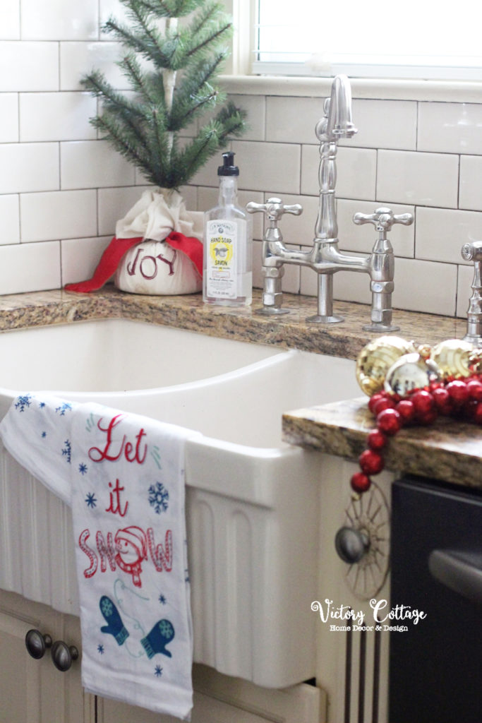 Christmas at Victory Cottage: a Christmas House Tour