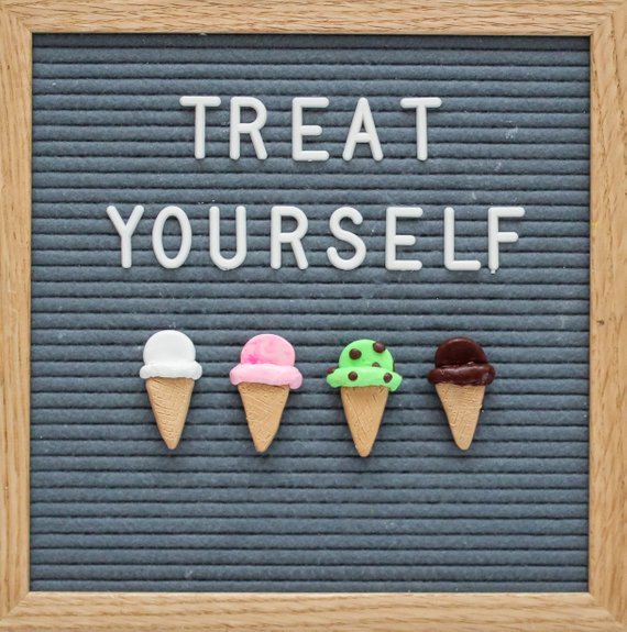 Friday Favorites things I'm loving right now ice cream letter board ornaments