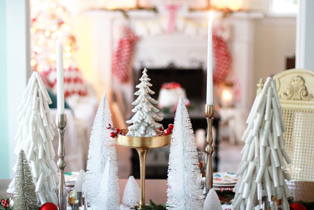 christmas tablescape in dining room