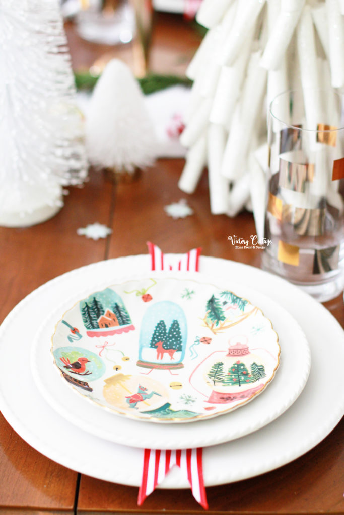 christmas tablescape in dining room